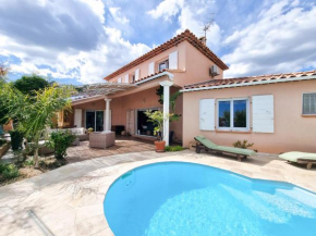 Villa Ocre et Bleue à Hyères YourHostHelper